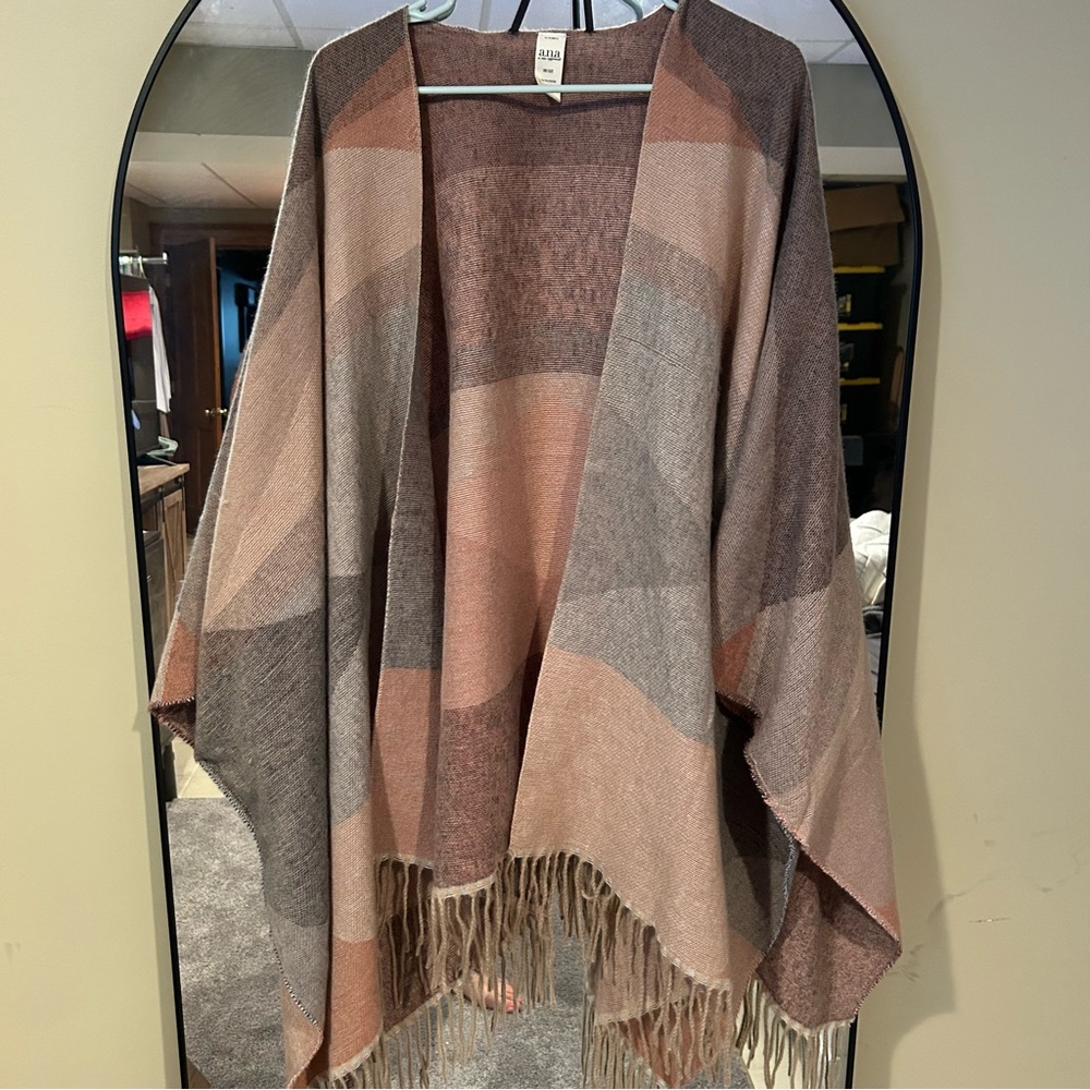 Geometric Patterned Fringe Shawl
